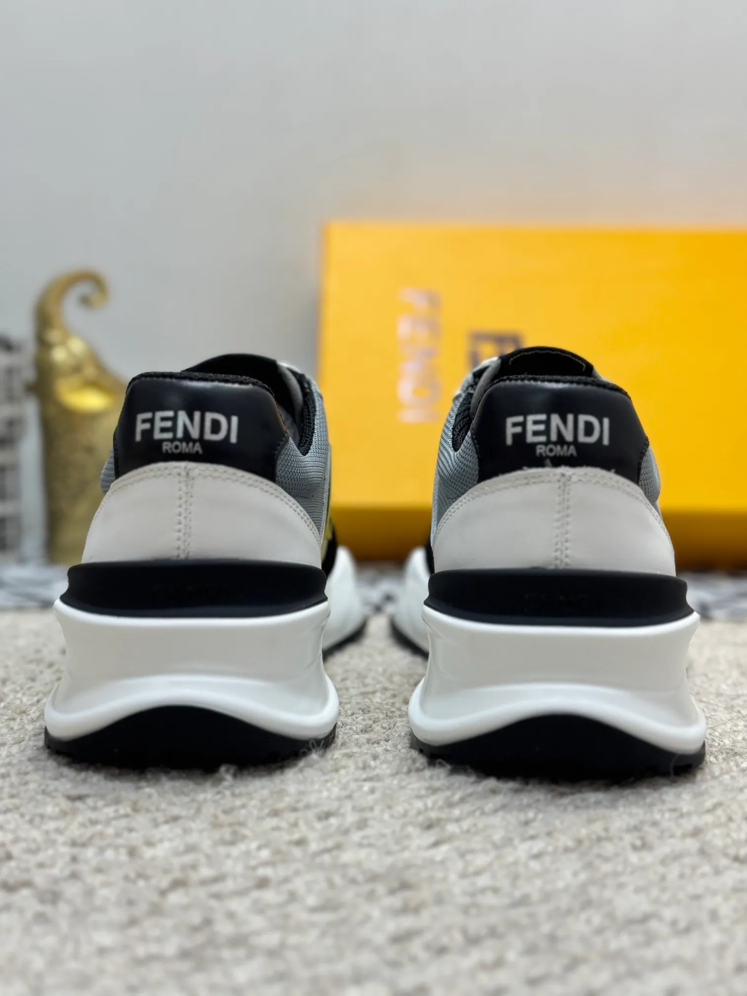 Men's men's shoes 💰520 [New style] 🦥🦥 Original quality - Fendi ◾️▫️F D🆕 Spring and summer new men's slip-on sneakers, with elastic straps, side zippers, and corrugated soles engraved with F. Embossed Fendi Flow lettering on the heel. Mixed material of high-tech fabric and black suede. FF graphic tongue. Ultra-light and wear-resistant EVA sole. Size: 38-44 (45 customized